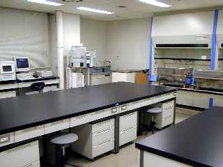 Photo: Analysis Room[1]