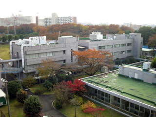 写真：特殊実習棟外観の写真